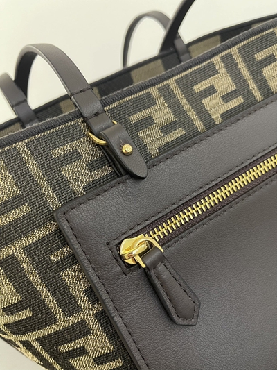 フェンディバッグ細部ディテール